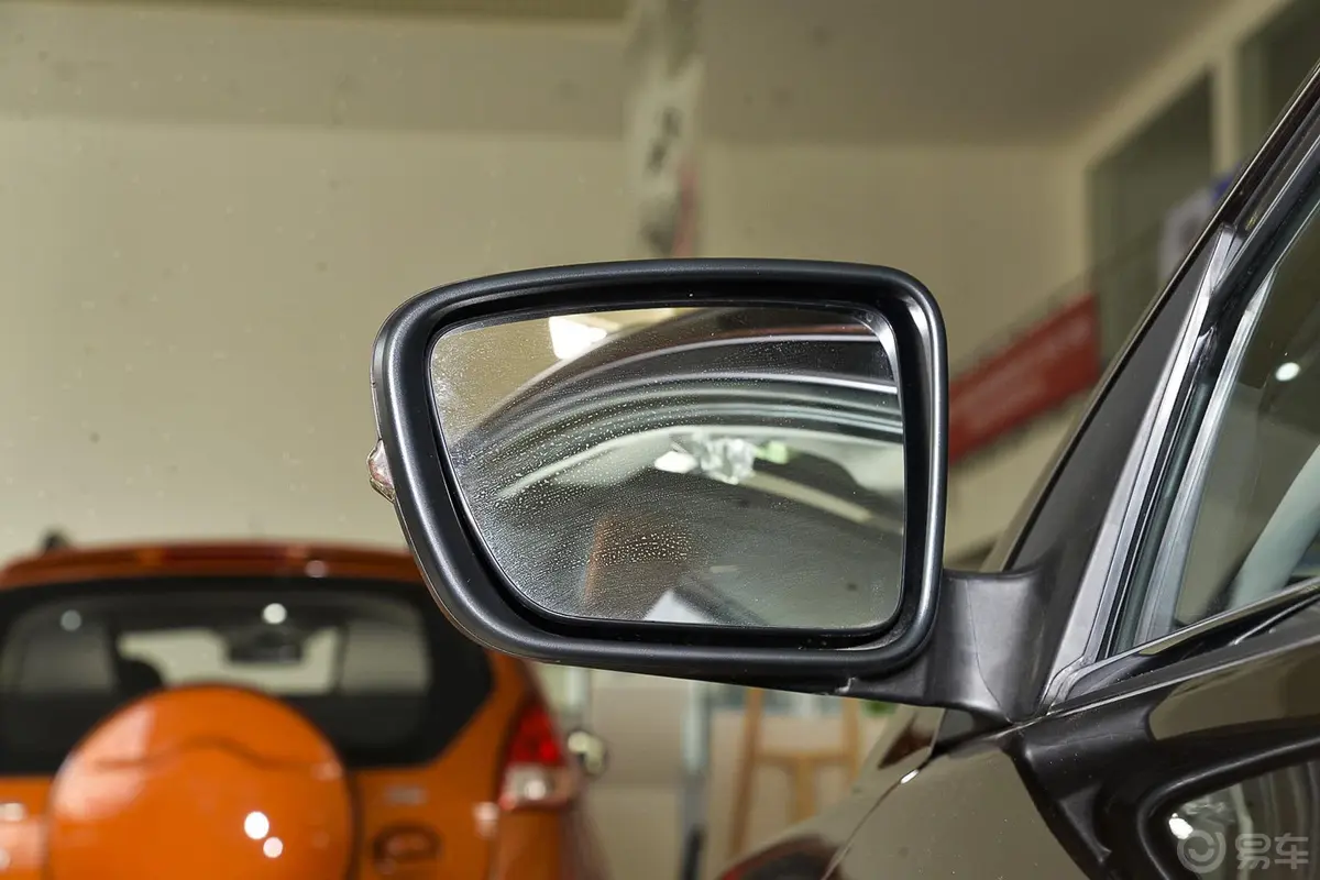 帝豪RS 1.5L CVT 向上版后视镜镜面（后）