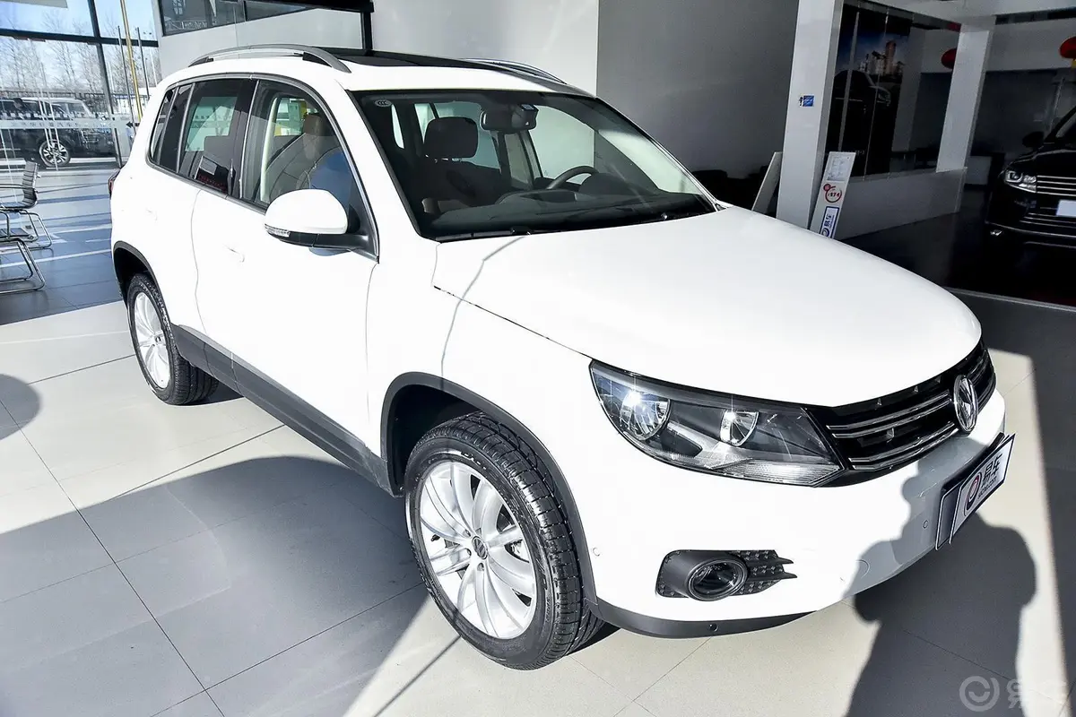 Tiguan2.0 TSI 舒适版后视镜镜面（后）