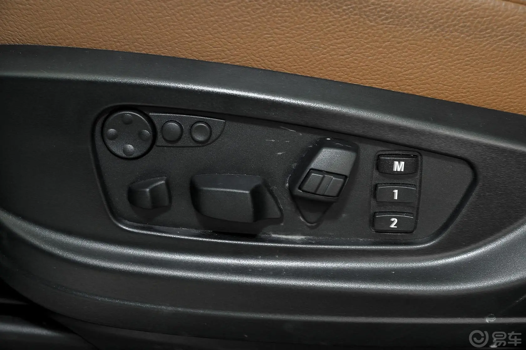 宝马X6xDrive35i 美规版座椅调节键