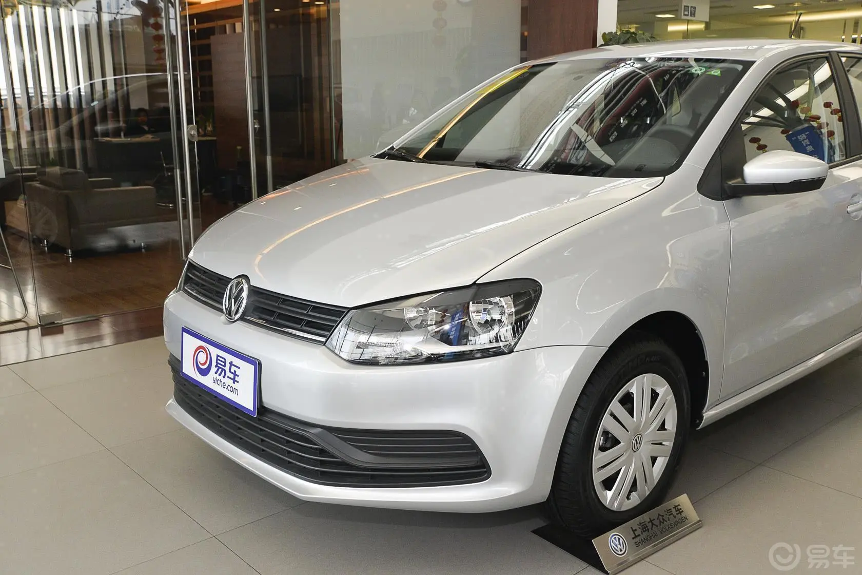 Polo1.4L 手动 风尚版车头局部