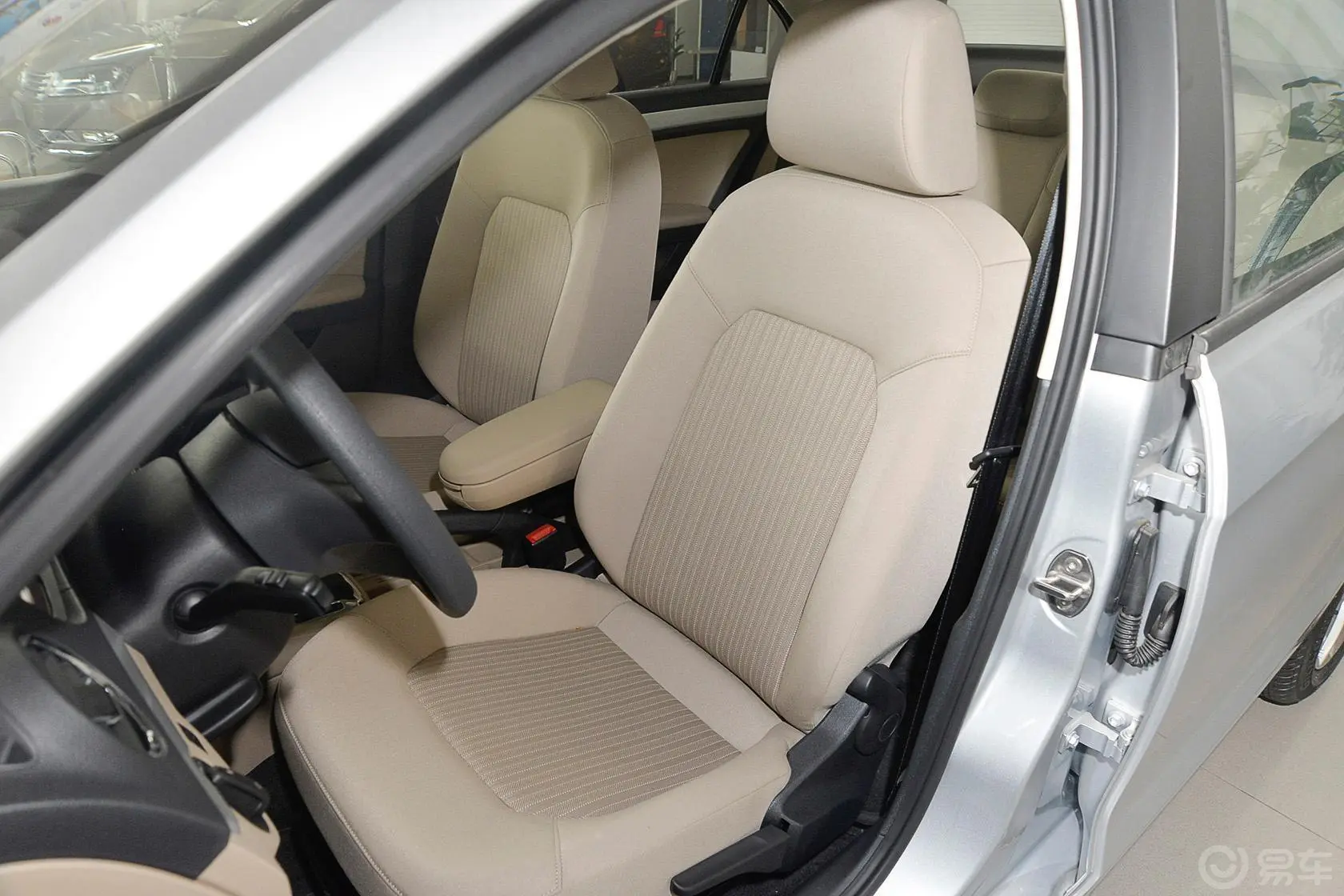 捷达质惠版 1.6L 自动舒适型驾驶员座椅