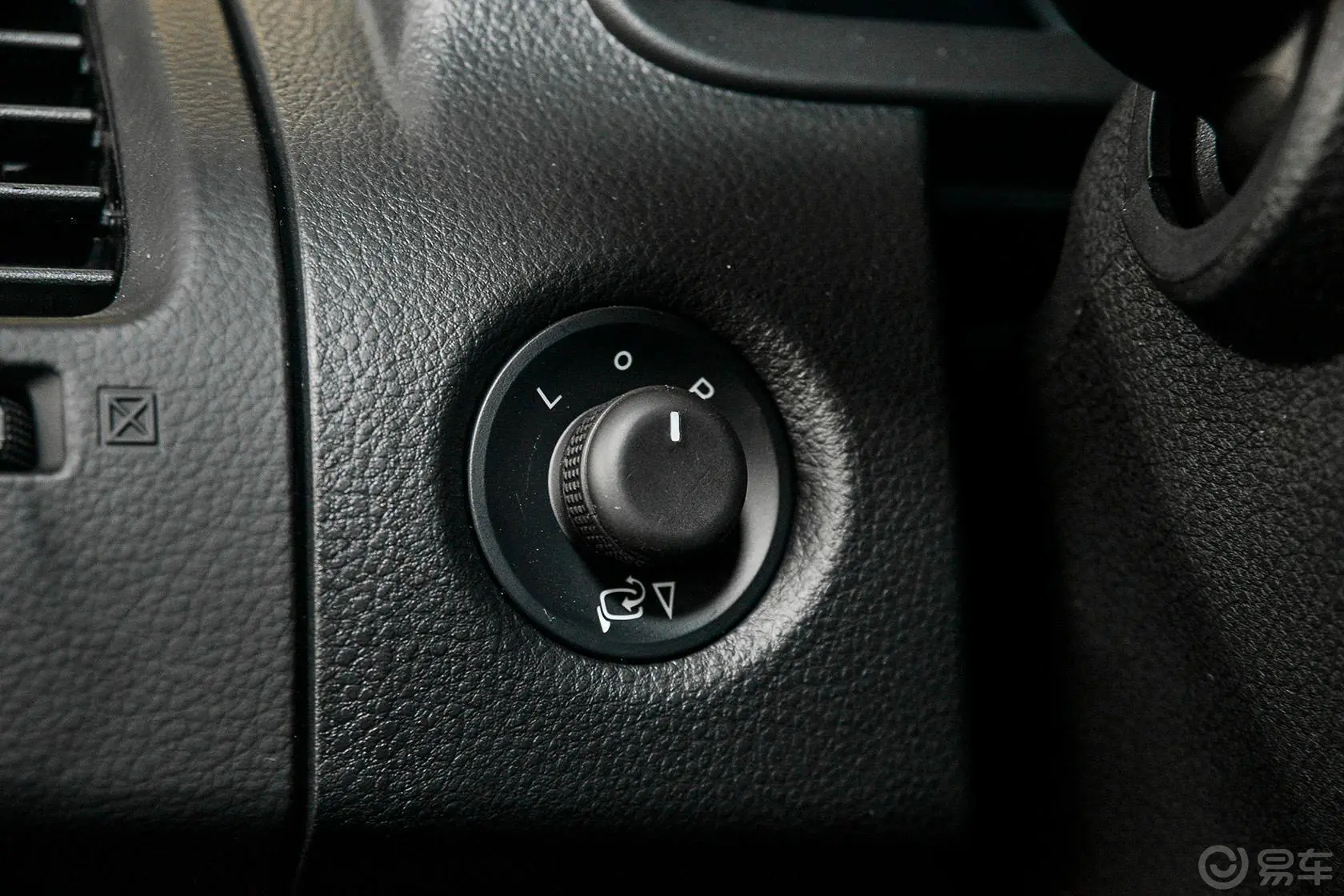 优6 SUV1.8T 时尚升级型外后视镜控制键