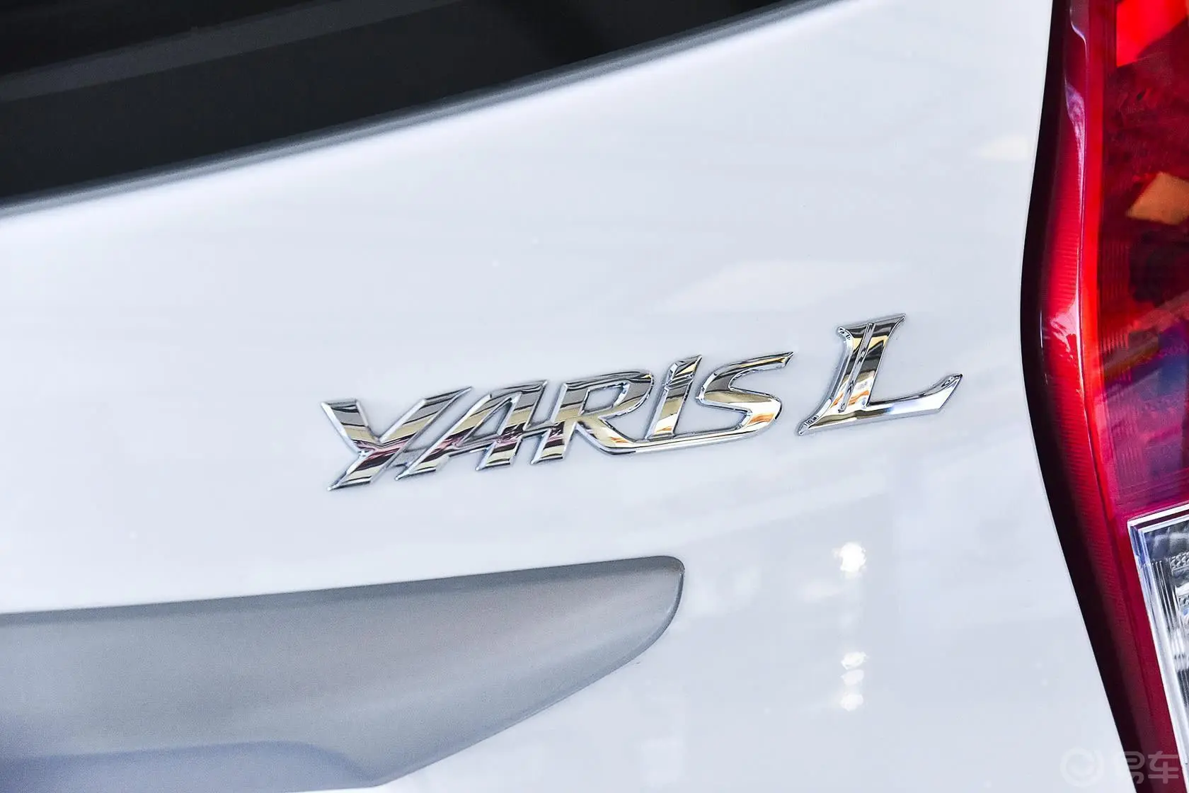 YARiS L 致炫1.5L 自动 炫动版尾标