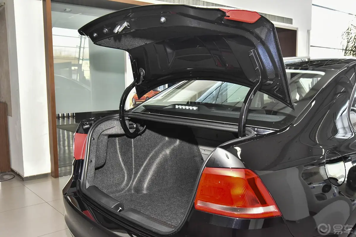 桑塔纳浩纳 1.6L 手动舒适型行李厢开口范围