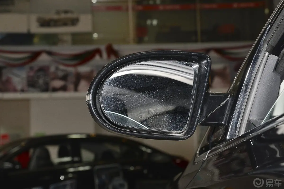众泰Z5001.5T CVT 豪华型后视镜镜面（后）