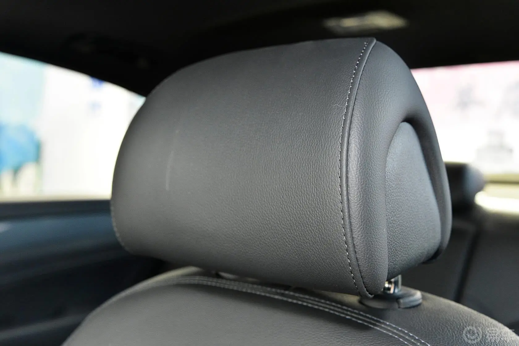 索纳塔1.6T 自动 GS 时尚型驾驶员头枕