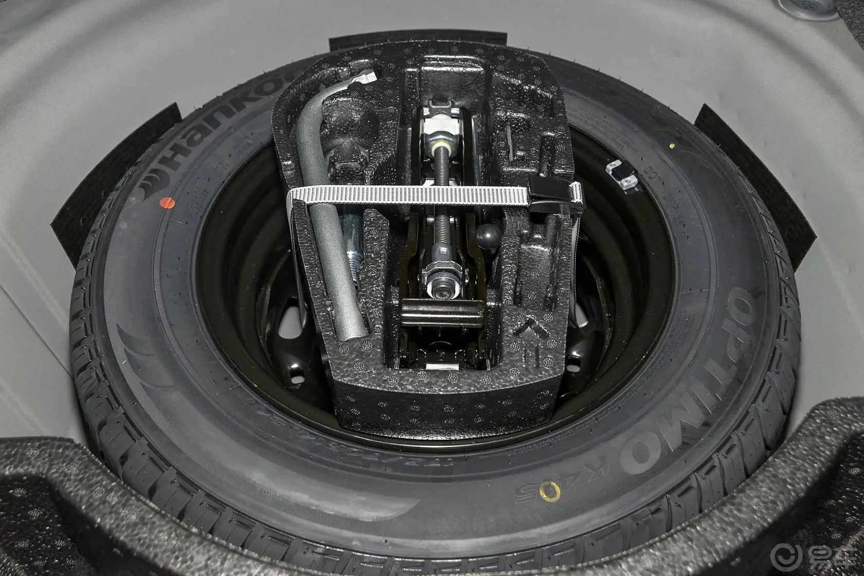 桑塔纳1.6L 自动 舒适版备胎
