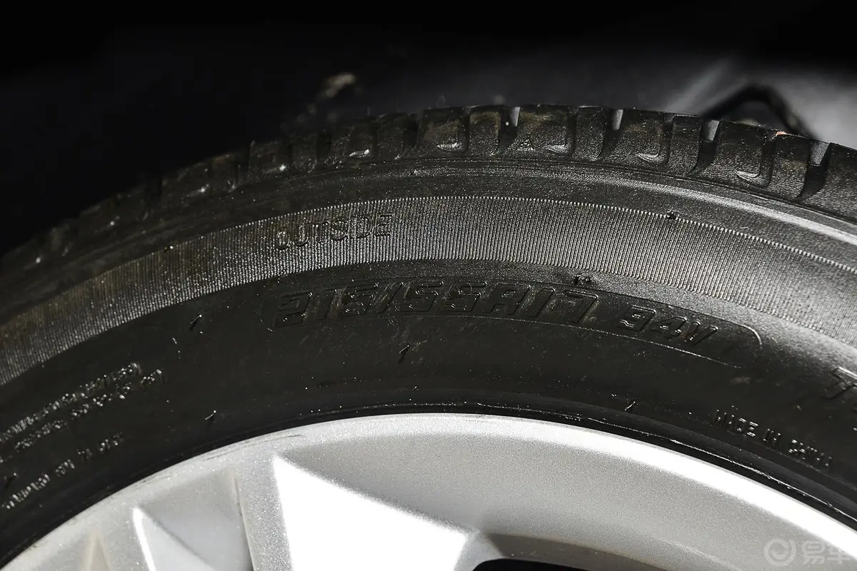 众泰Z5001.5T 手动 尊贵型轮胎规格