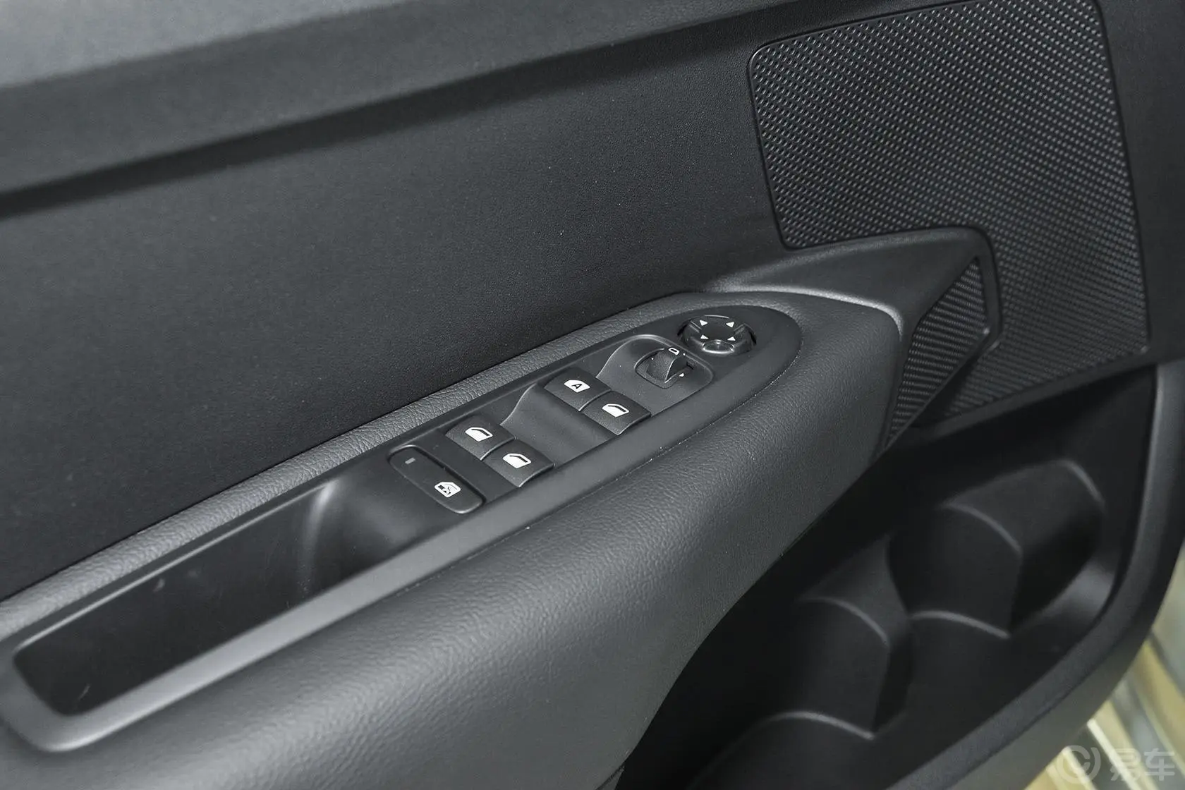 C4世嘉1.6L 手动 舒适版车窗升降键