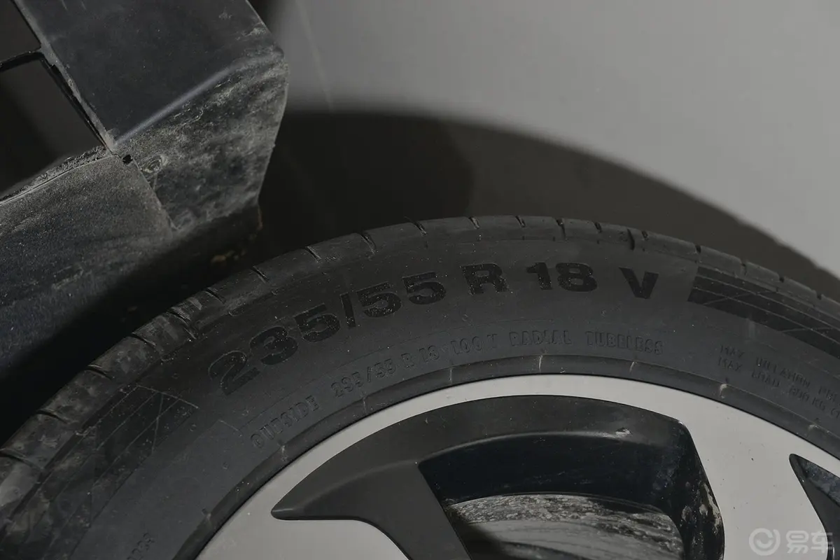 比亚迪S72.0TID 手自一体 旗舰型 7座 升级版轮胎规格