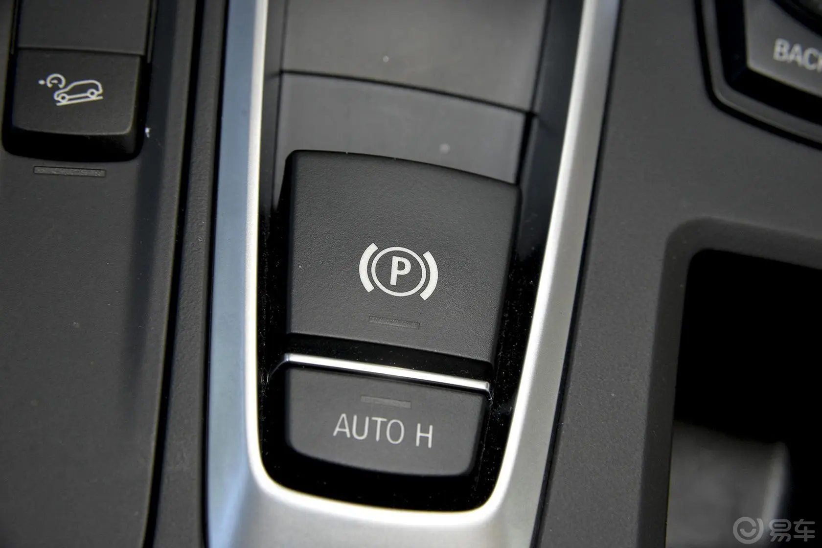 宝马X5(进口)xDrive35i 豪华型驻车制动（手刹，电子，脚刹）