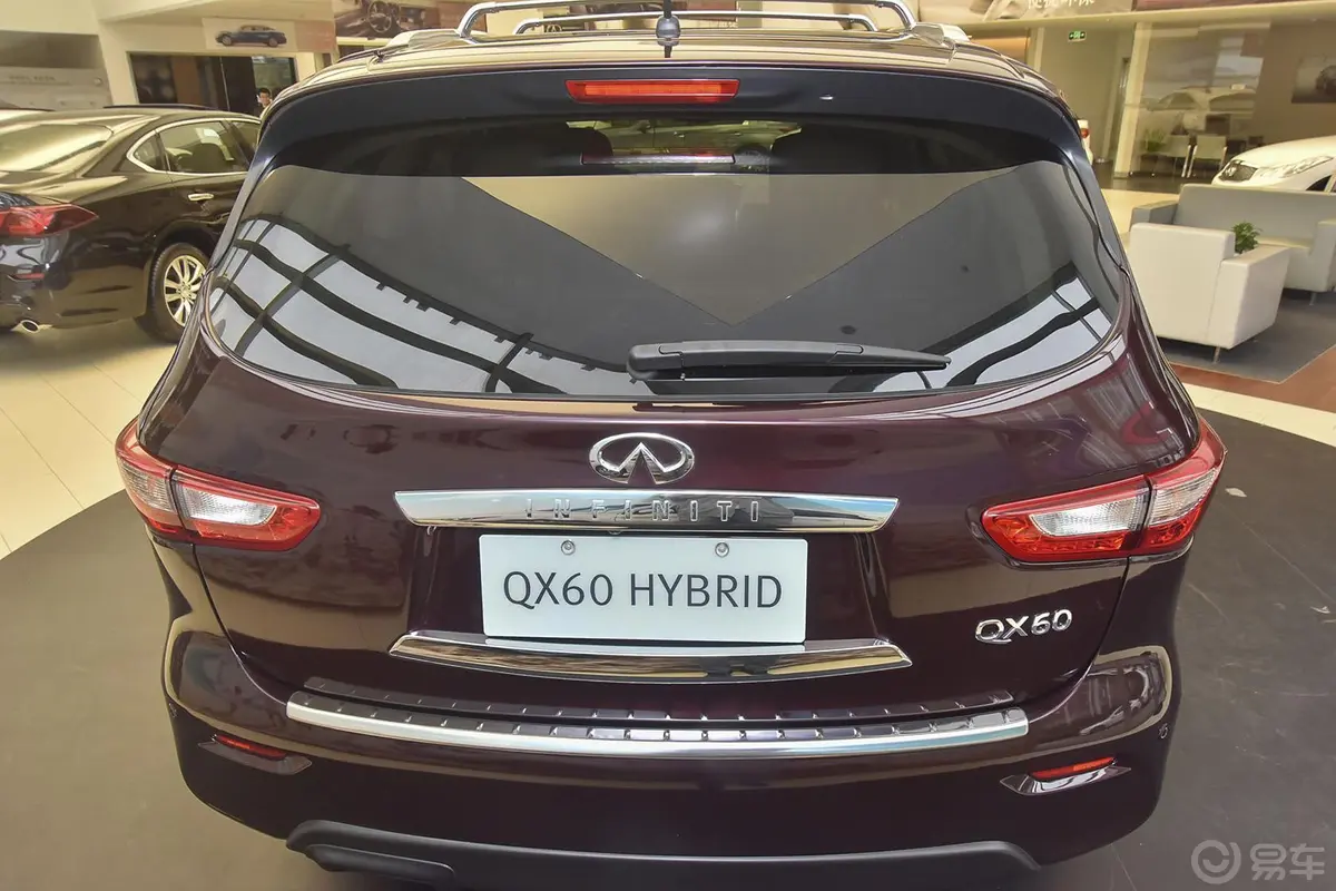 英菲尼迪QX60(进口)2.5 S/C Hybrid卓越版正后水平