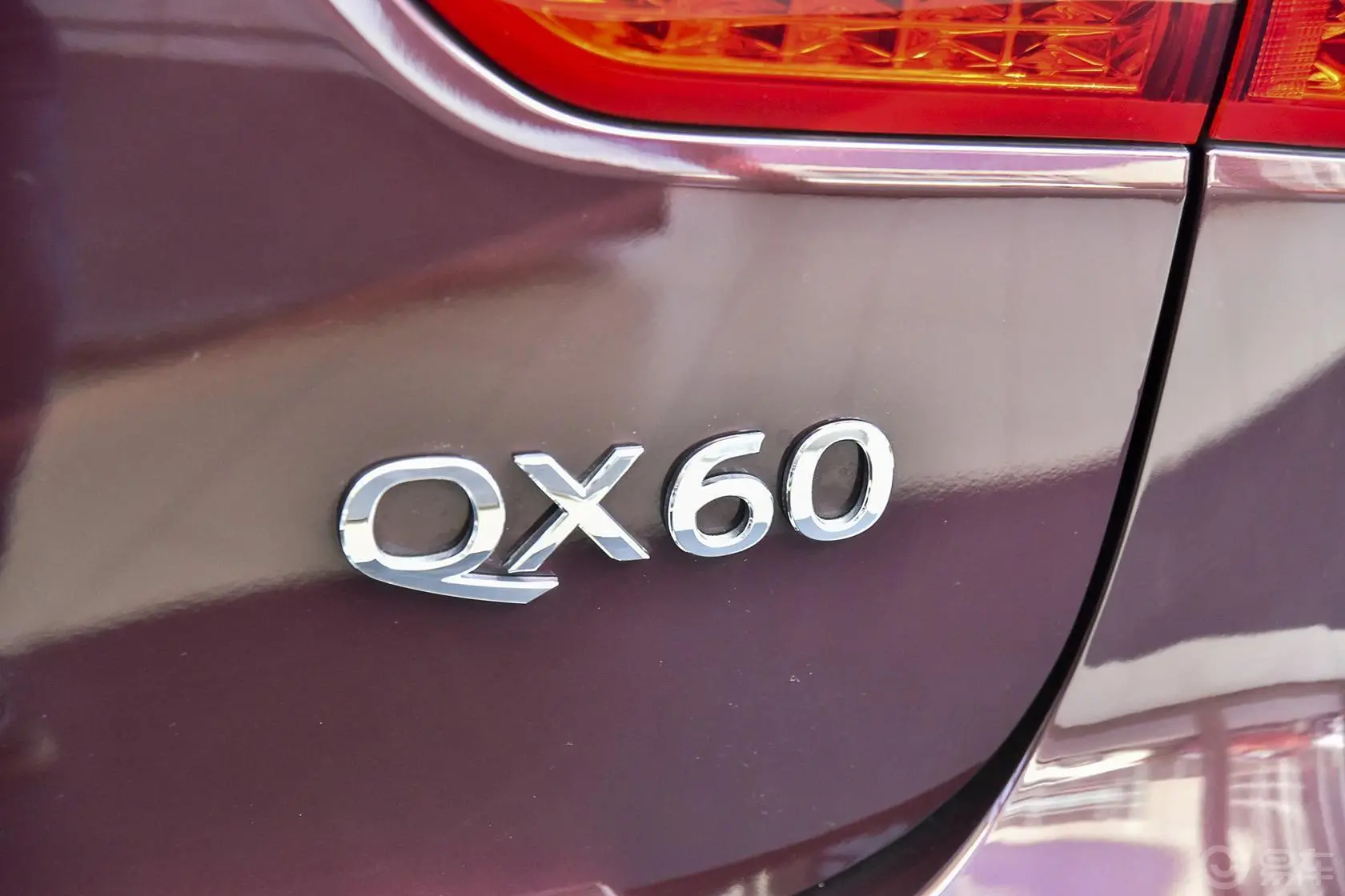 英菲尼迪QX60(进口)2.5 S/C Hybrid卓越版尾标