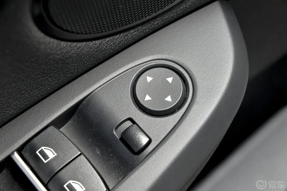 宝马X3(进口)xDrive20i 领先型外后视镜控制键