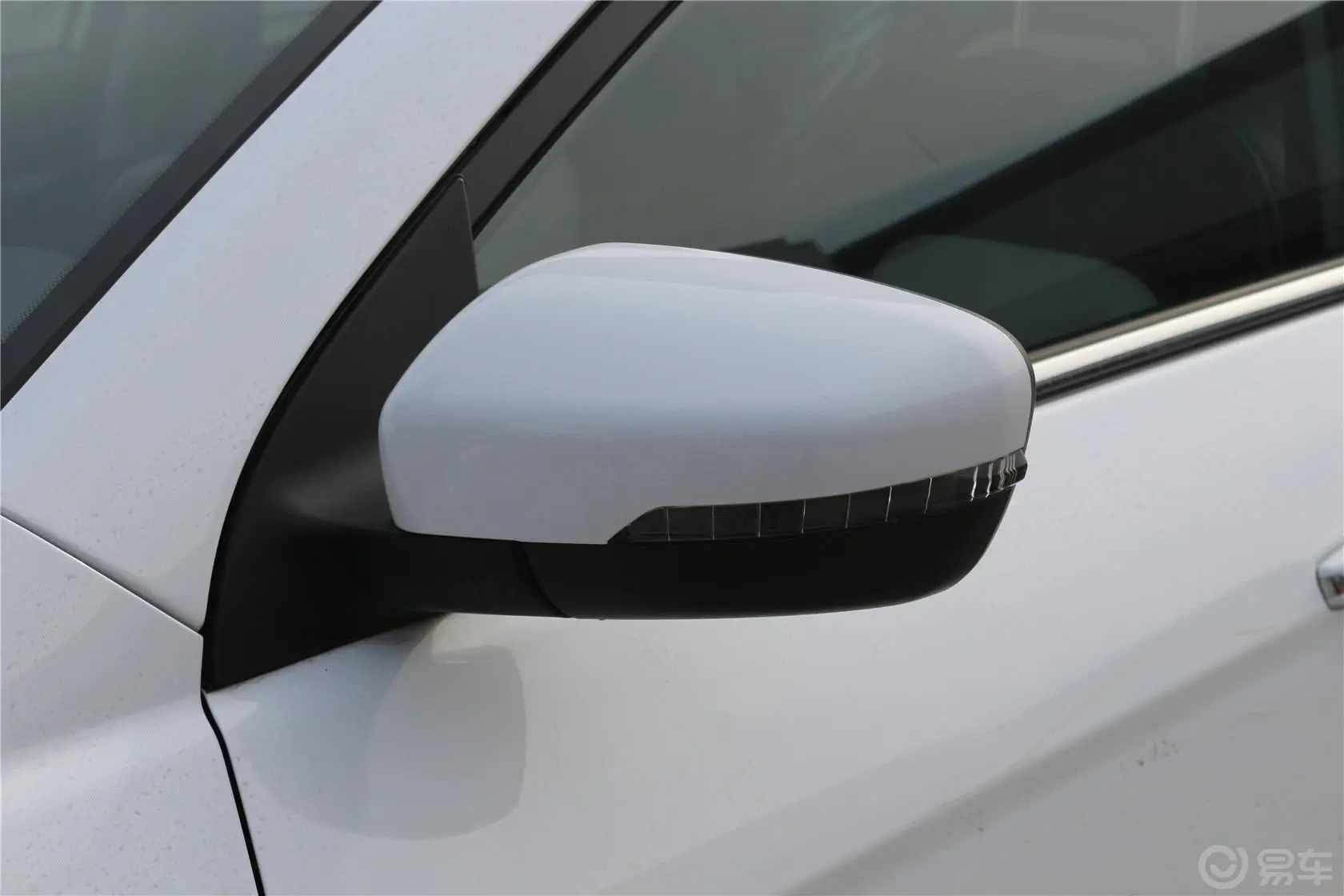 帝豪RS 1.3T CVT 向上版后视镜转向灯（前）