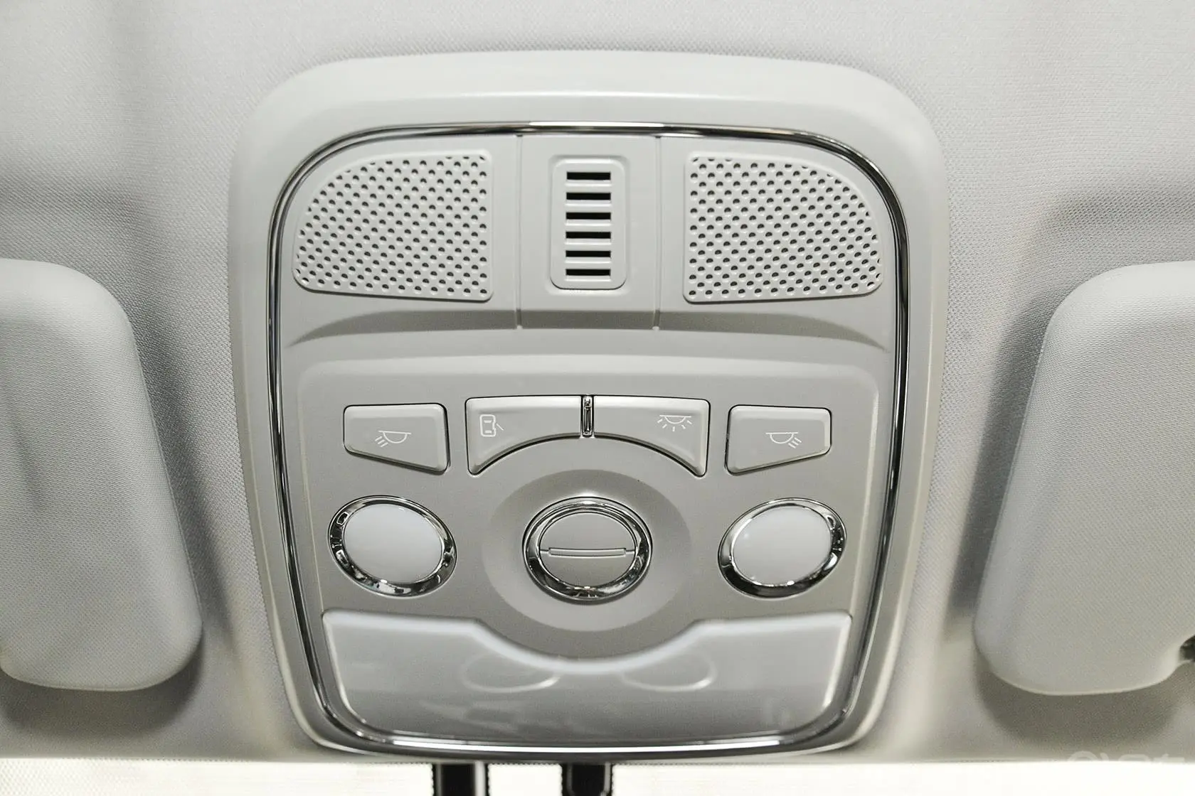 哈弗H6运动版 2.4L 自动 两驱 尊贵型前排车顶中央控制区