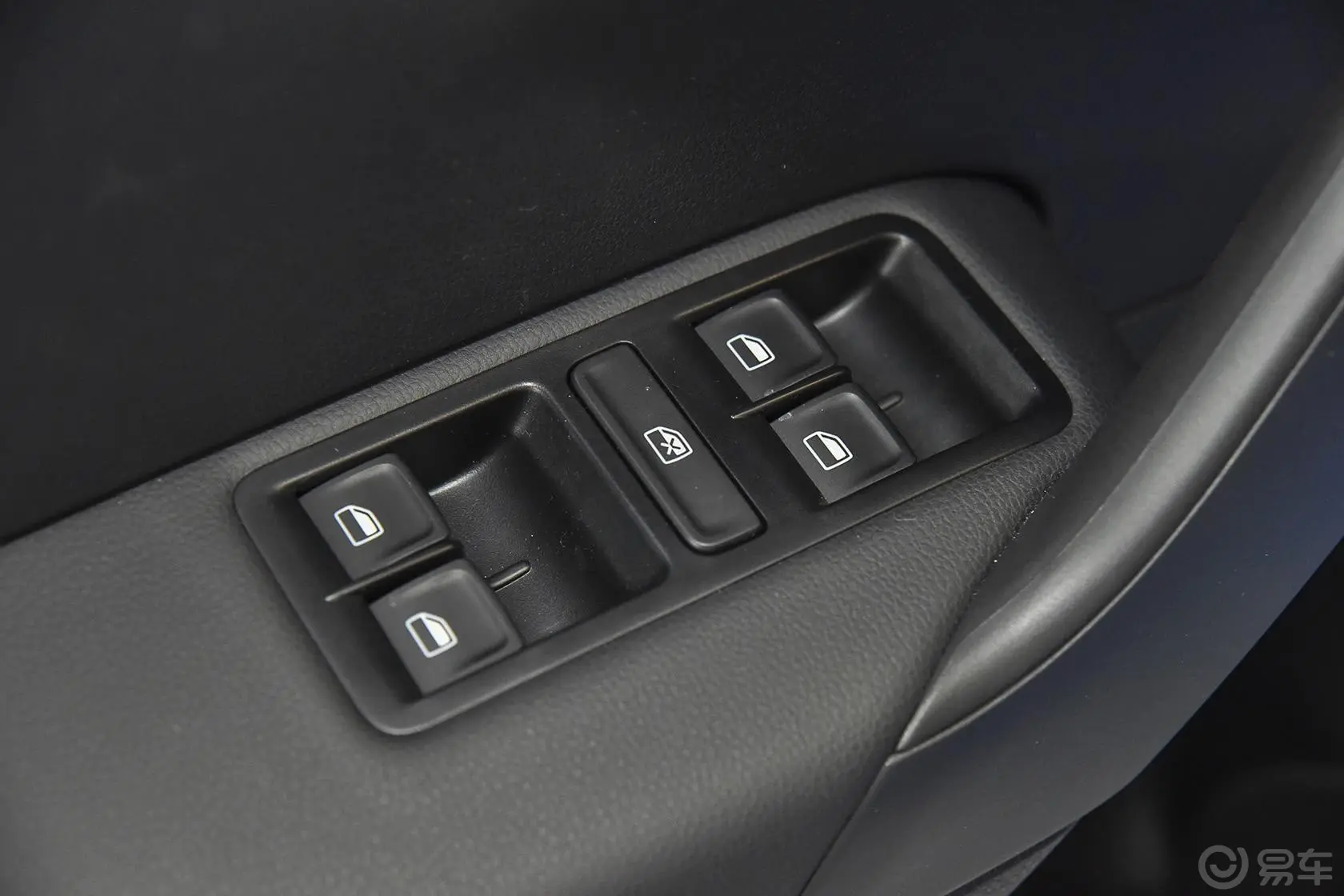 Polo1.4L 手动 舒适版车窗升降键