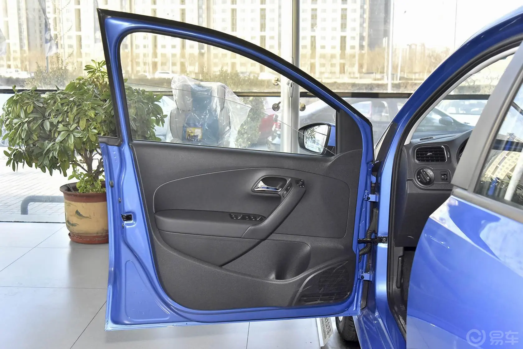 Polo1.4L 手动 舒适版驾驶员侧车门内门板