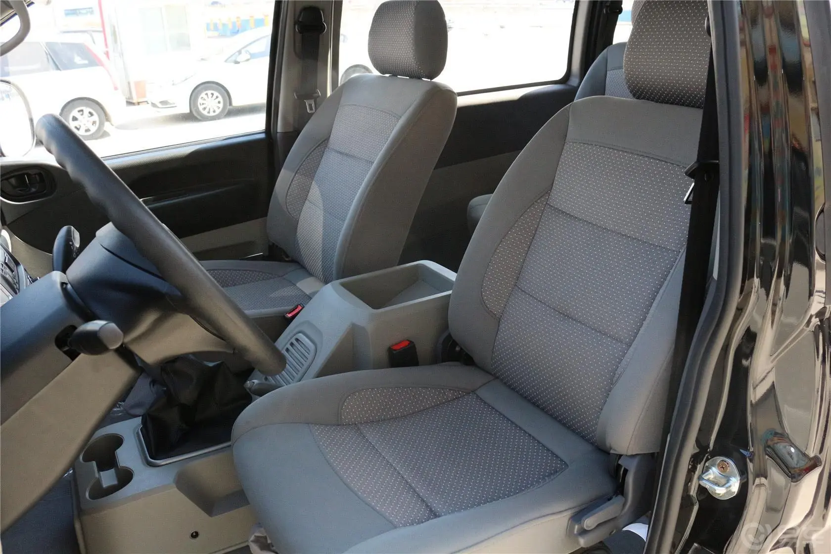 菱智V3 1.5L 手动 7座 豪华型 国五驾驶员座椅