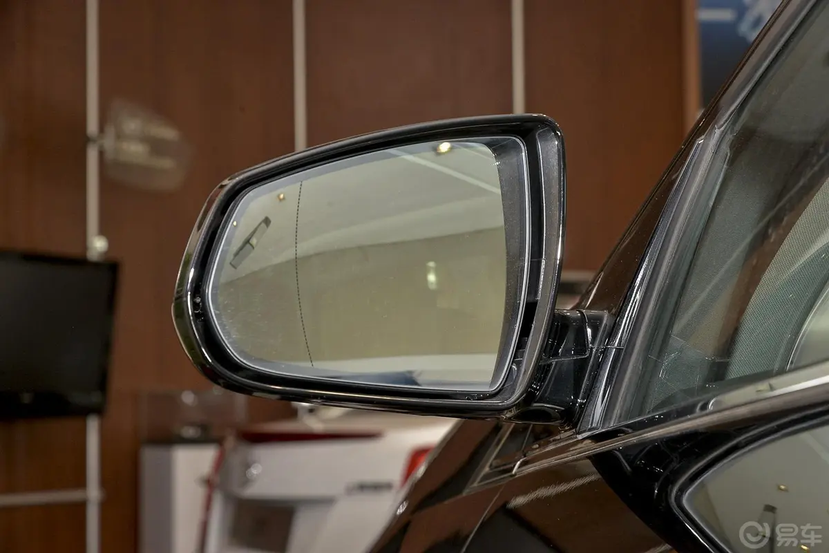 凯迪拉克SRX3.0L 手自一体 豪华型后视镜镜面（后）