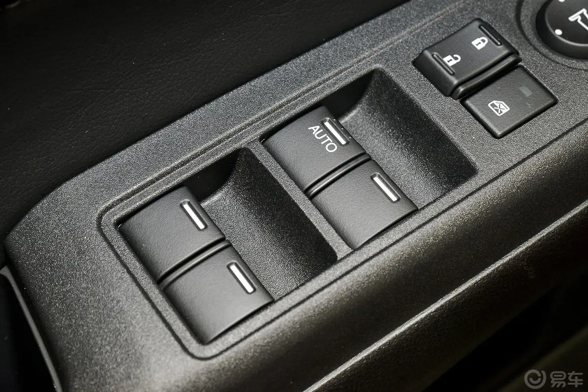杰德1.8L 5AT 舒适精英型（五座）车窗升降键