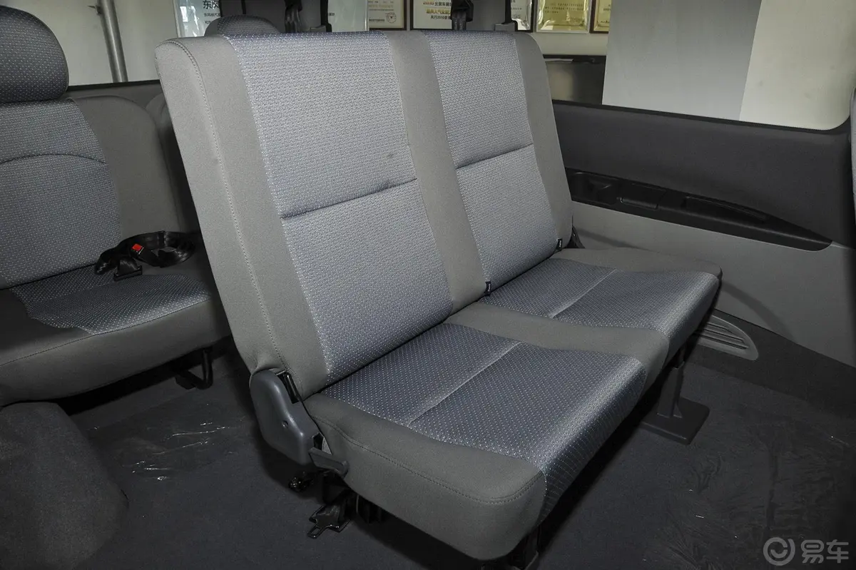 菱智V3-CV3系列 1.5L 手动 7座 舒适型 国IV后排座椅
