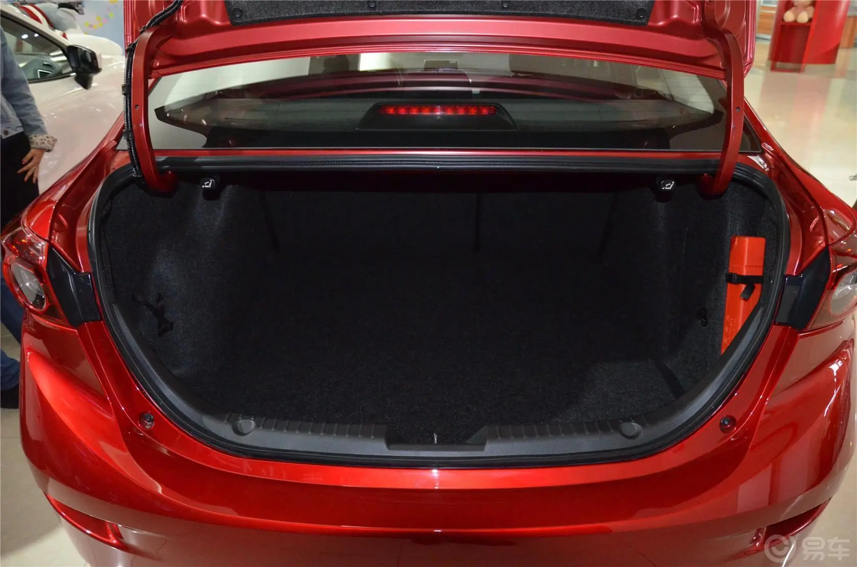 马自达3 昂克赛拉三厢 1.5L 自动 舒适型行李箱空间
