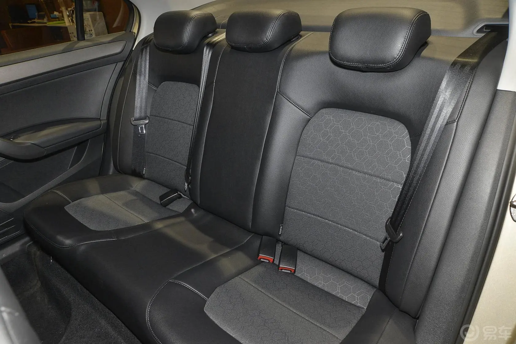 桑塔纳1.4L 手动 舒适版后排座椅