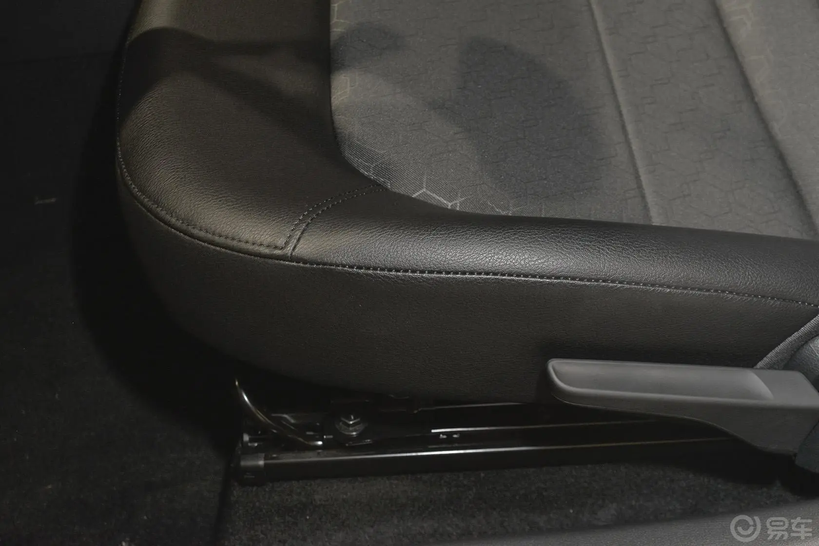 桑塔纳1.4L 手动 舒适版座椅调节键