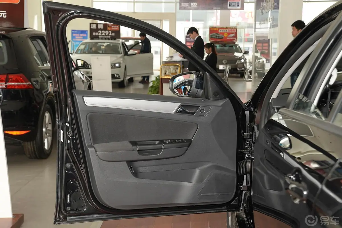 宝来质惠版 1.6L 手动时尚型驾驶员侧车门内门板
