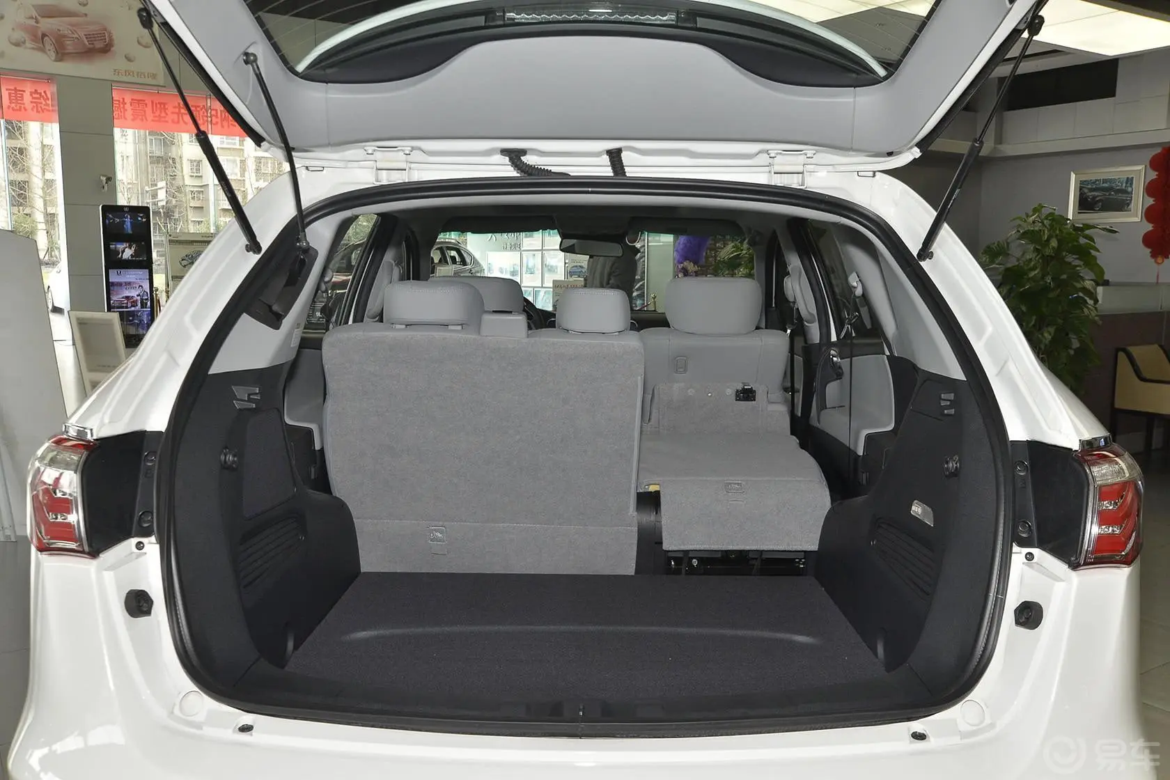 大7 SUV2.2T 自动 四驱 智尊型行李箱空间（后排右放倒）
