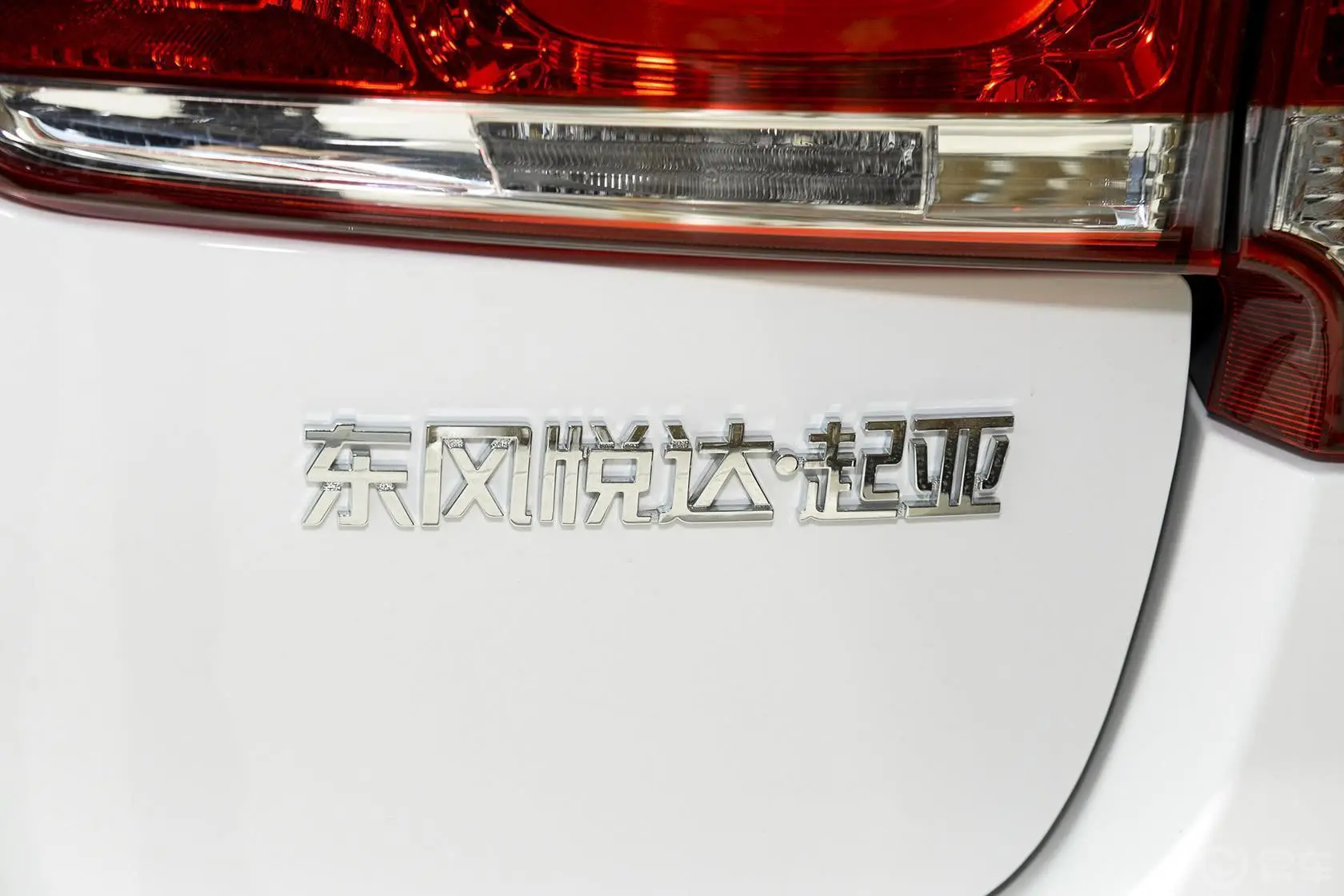 起亚K2两厢 1.4L 手动 GLS 炫酷版尾标