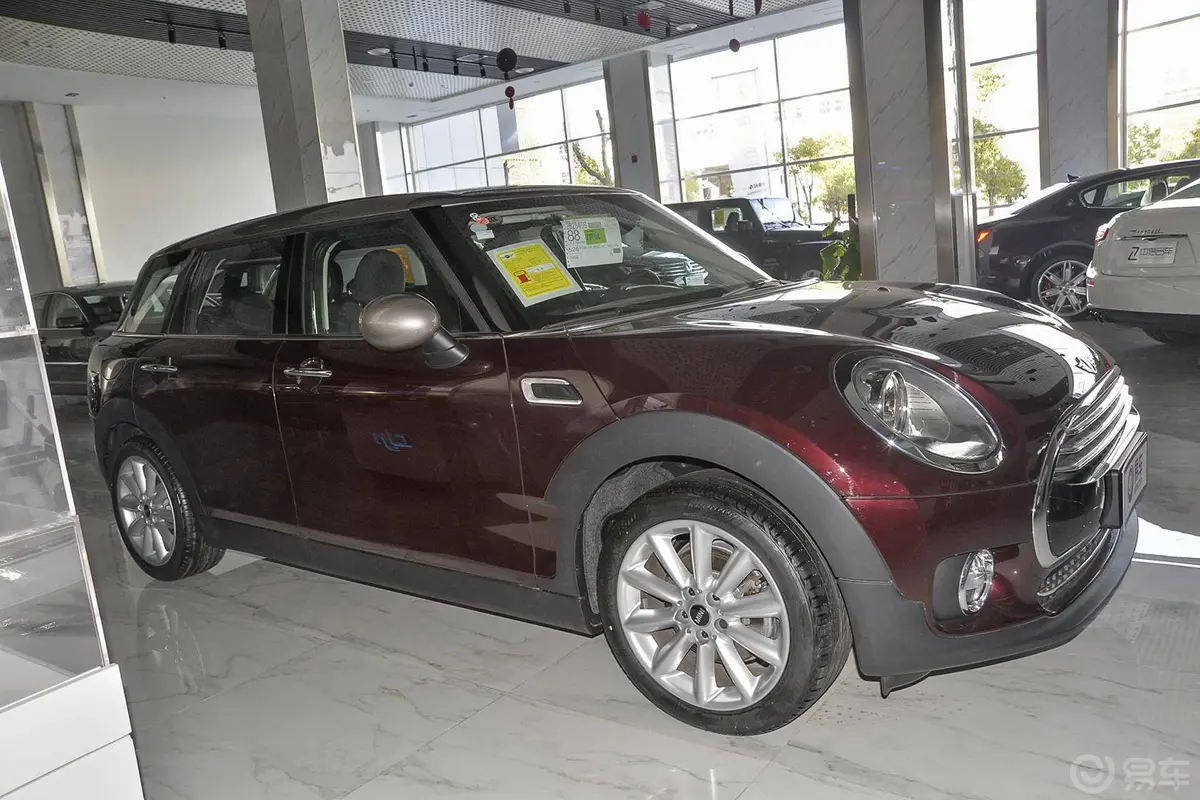 MINI CLUBMAN1.5T COOPER正侧车头向右水平