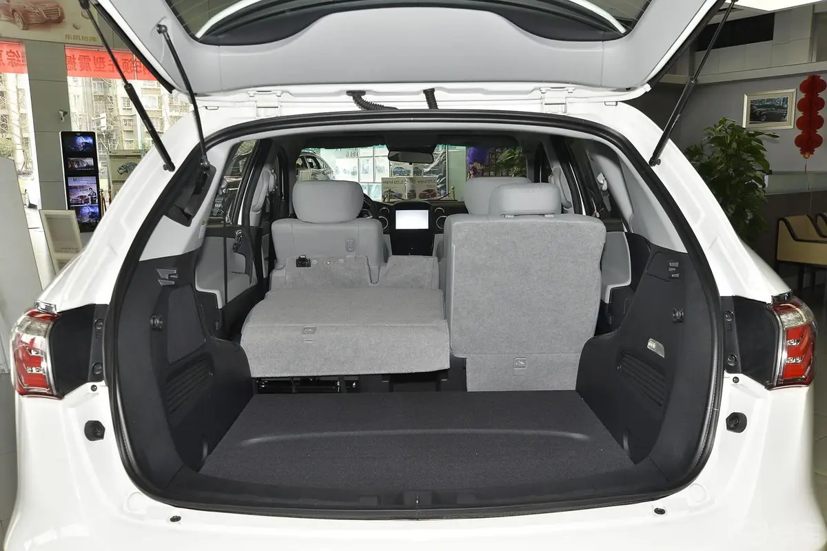 大7 SUV2.2T 自动 四驱 智尊型行李箱空间（后排左放倒）