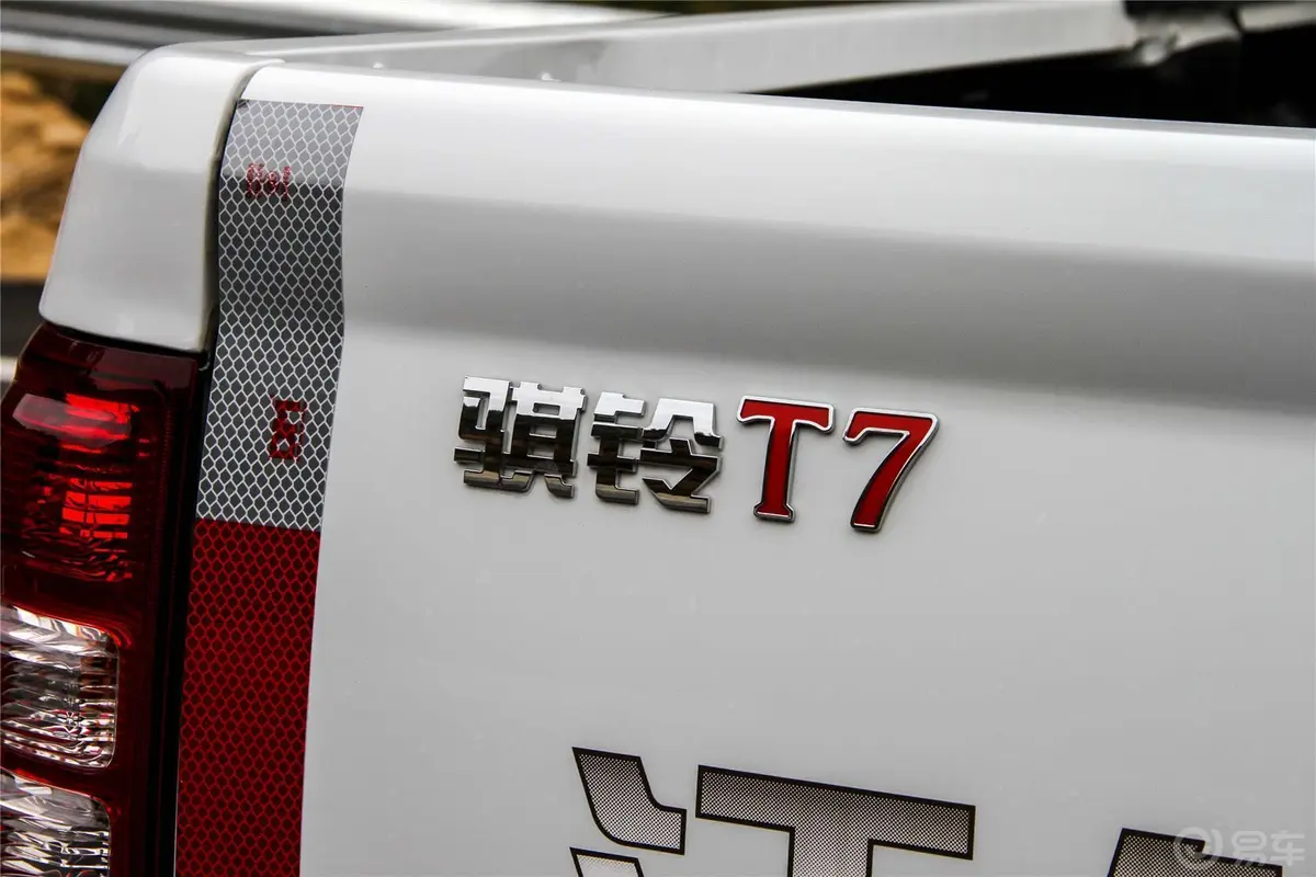 骐铃T72.2L 四驱 旗舰版 长轴 4G22B尾标