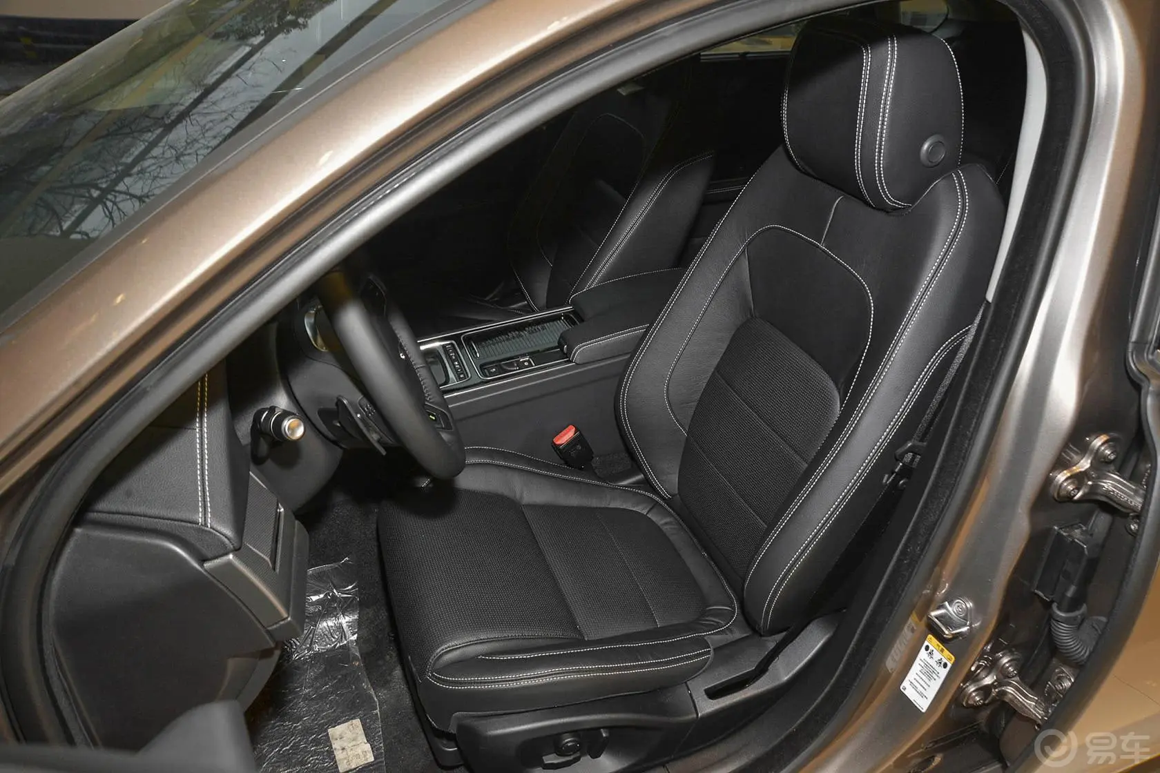捷豹XF2.0T 两驱 R-SPORT 运动版驾驶员座椅