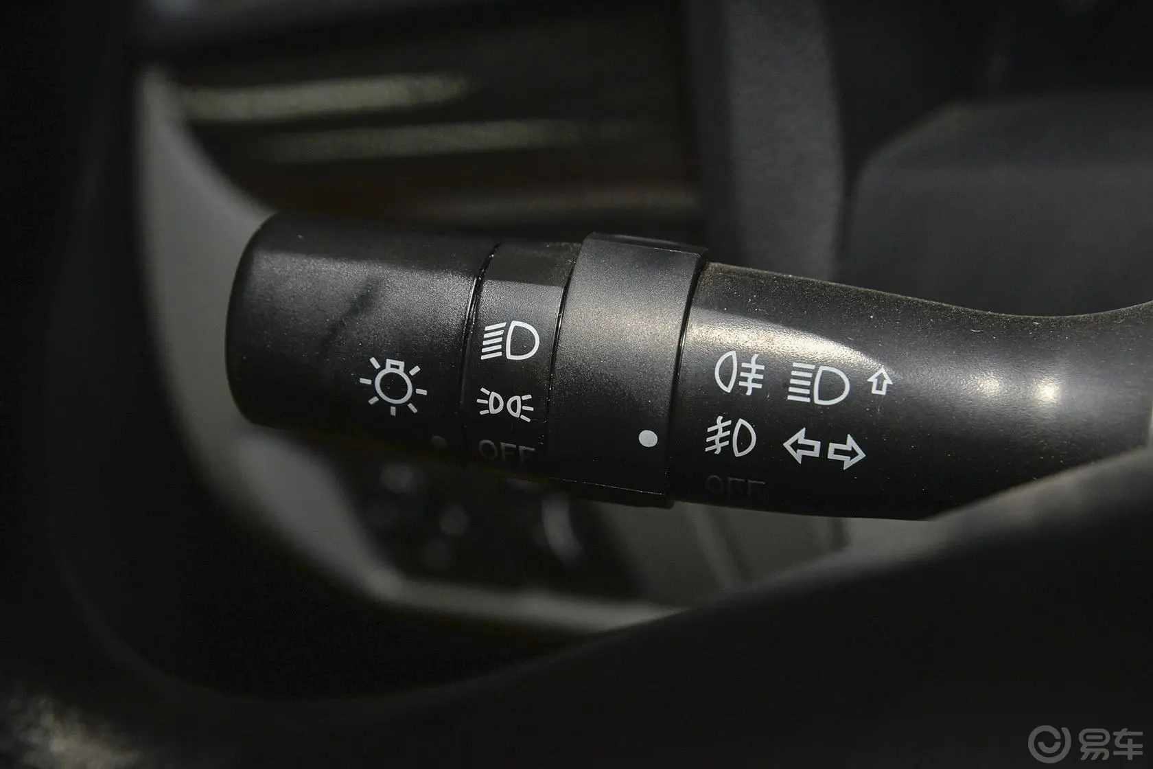 众泰Z3001.6L 驾值版 自动 精英型大灯远近光调节柄