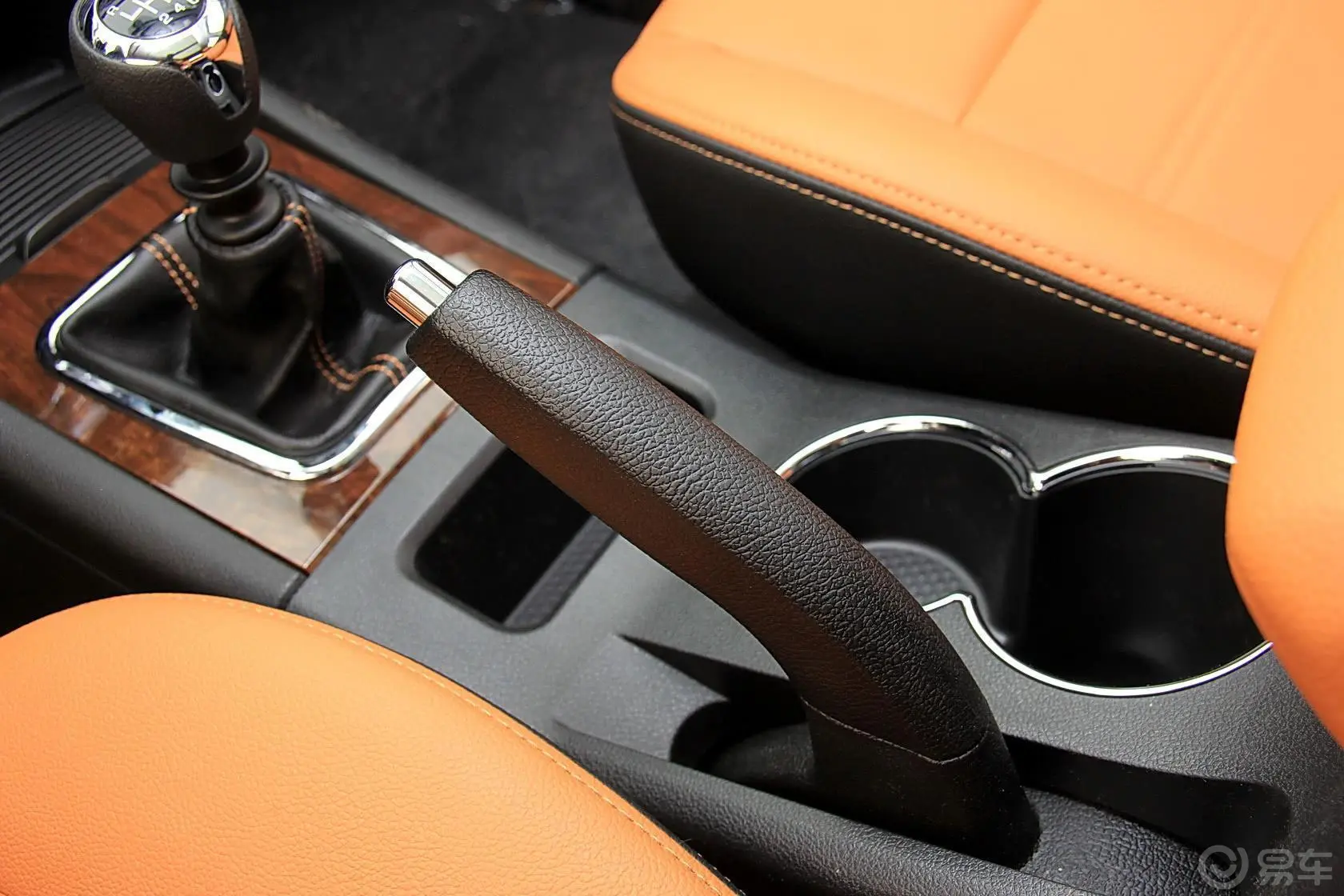 威旺S50欢动版 1.5T 手动 舒适版驻车制动（手刹，电子，脚刹）