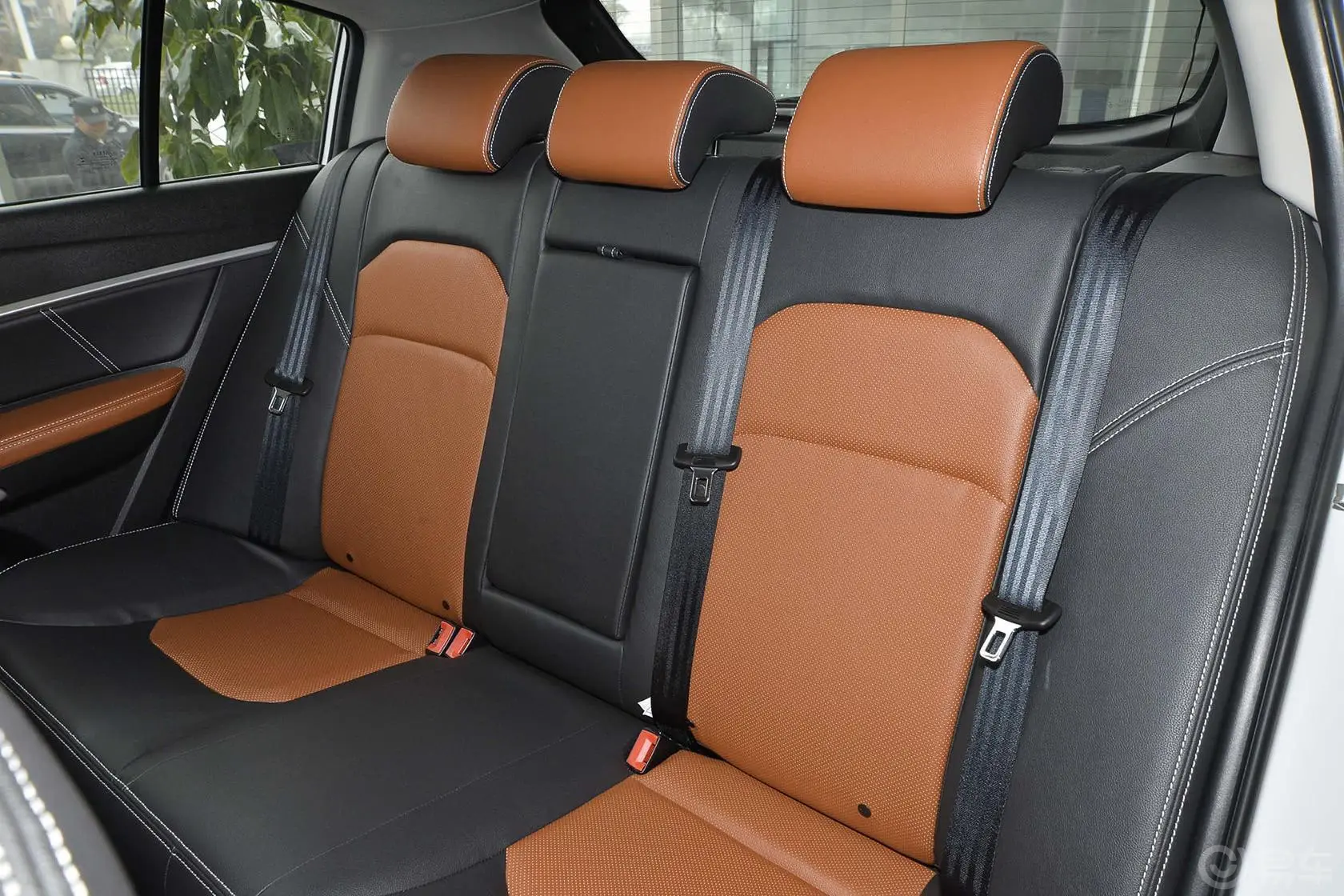 帝豪RS 1.5L CVT 向上版后排座椅