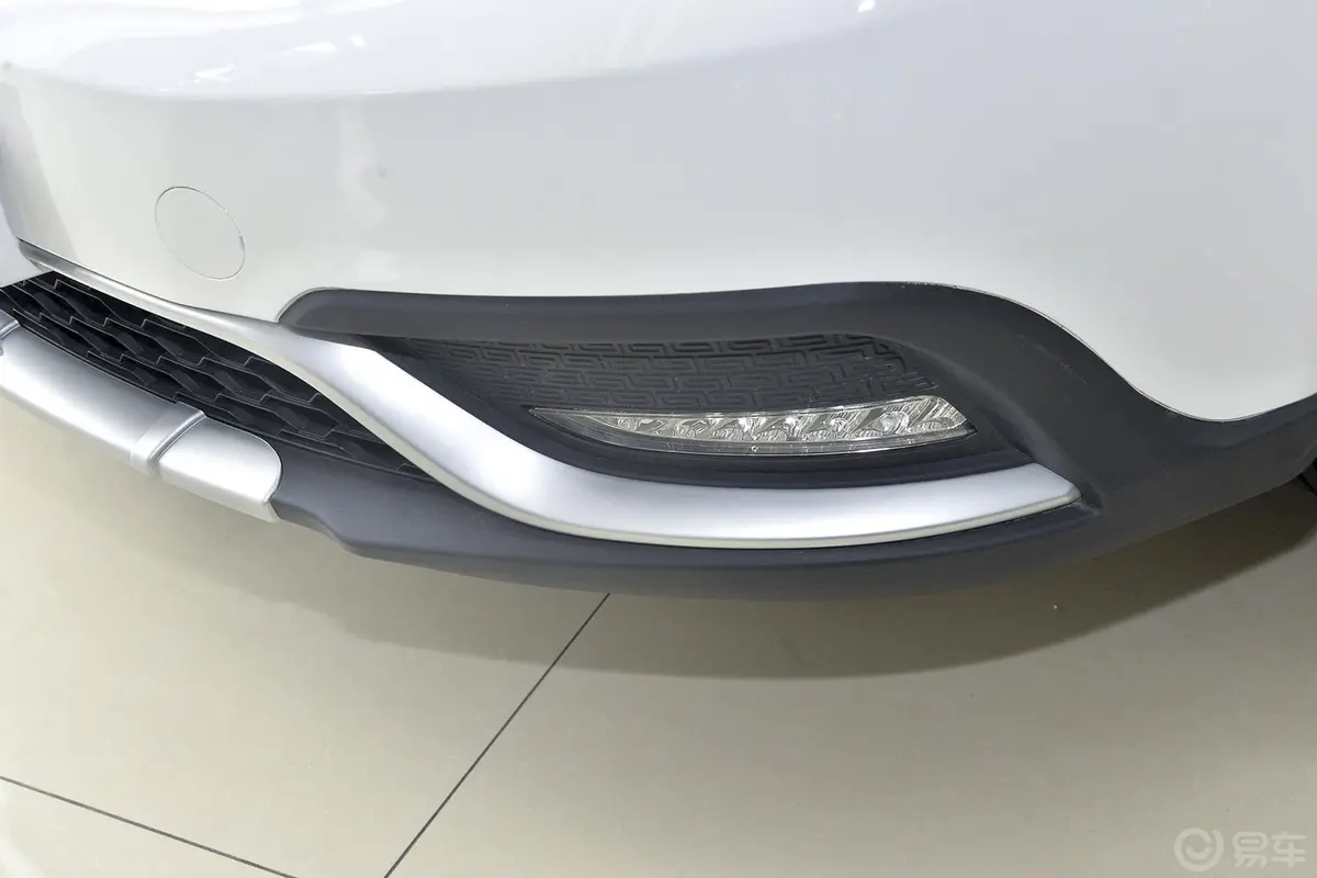 帝豪RS 1.5L CVT 向上版雾灯