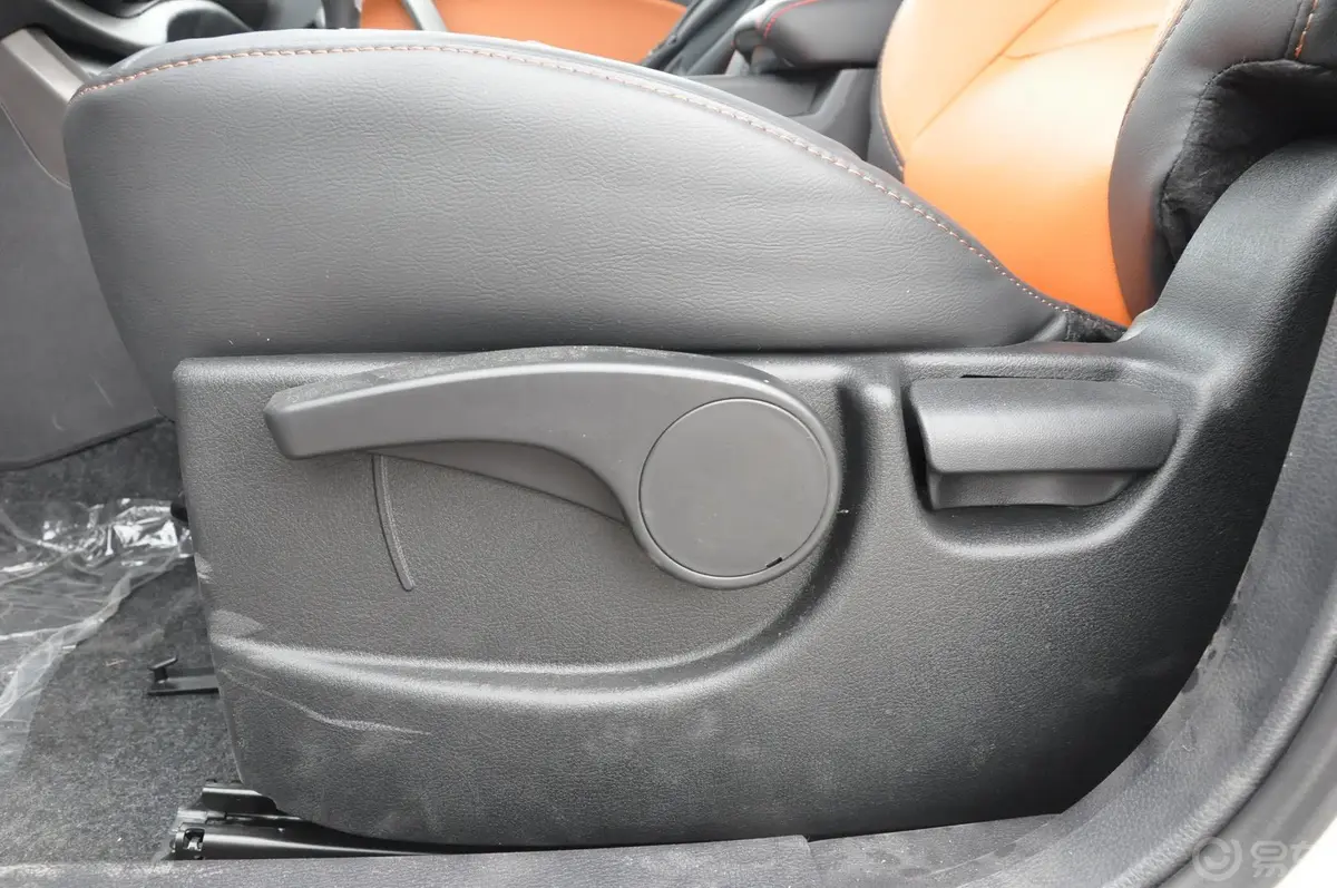 海马S51.6L 手动 智能豪华型科技版座椅调节键