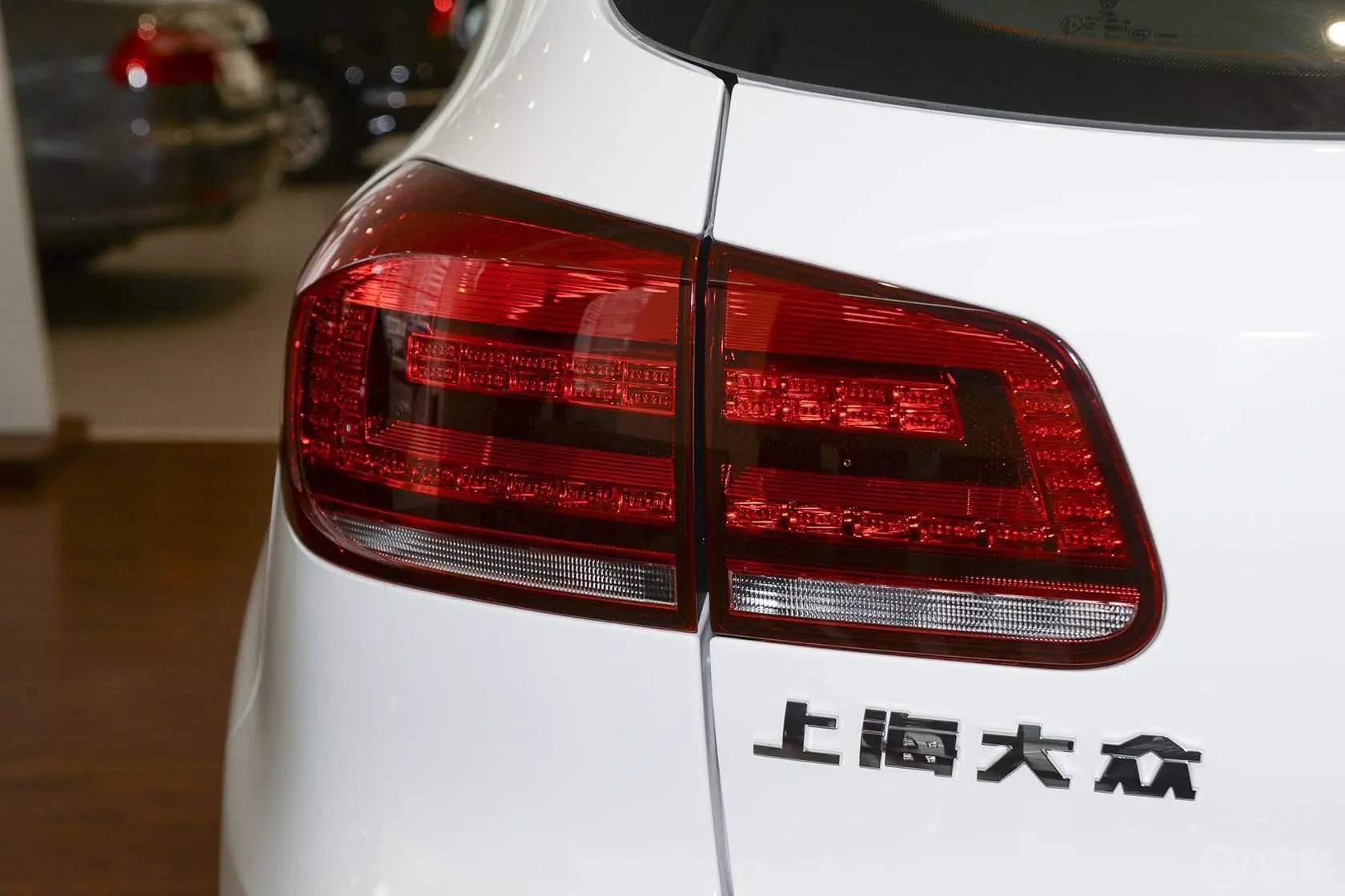 途观300TSI 手自一体 两驱 豪华版外观