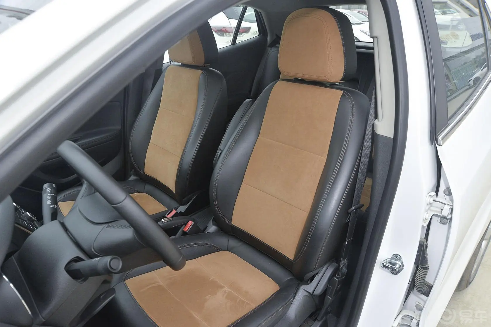 昂科拉1.4T GL 自动 两驱 都市领先型驾驶员座椅