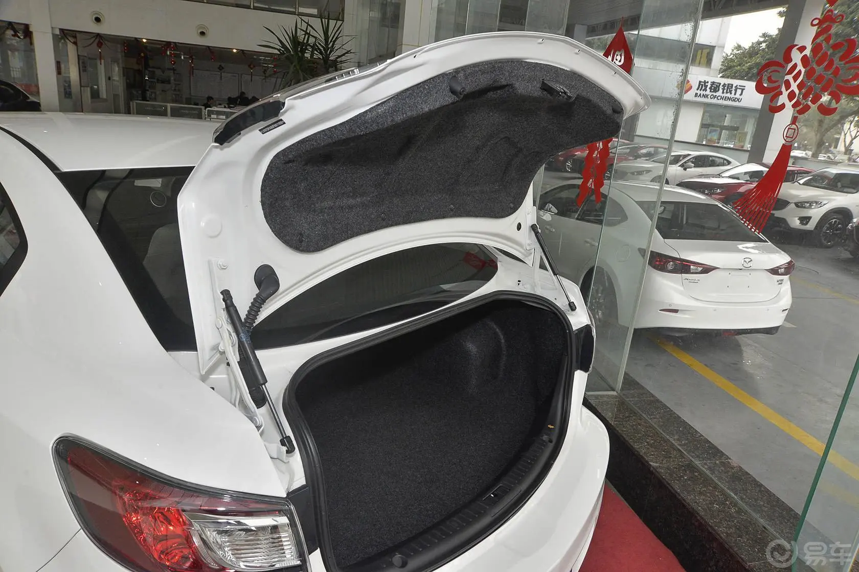 马自达3 星骋三厢 1.6L 自动 精英型行李厢开口范围