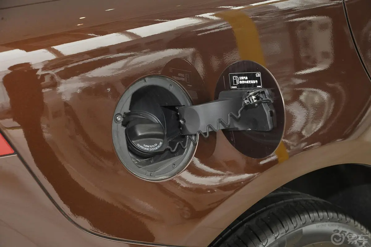 沃尔沃XC60T6 AWD 智越版油箱盖