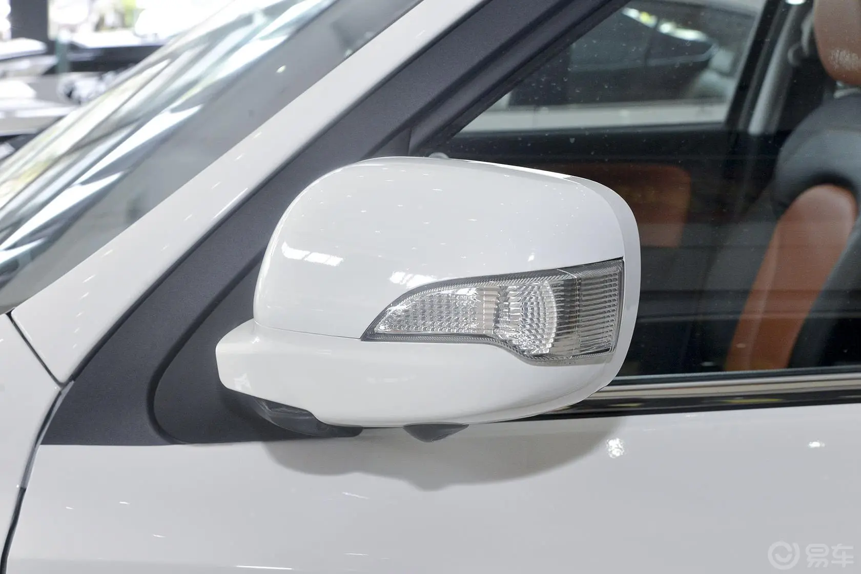 海马S71.8T 自动 纵骋型后视镜转向灯（前）