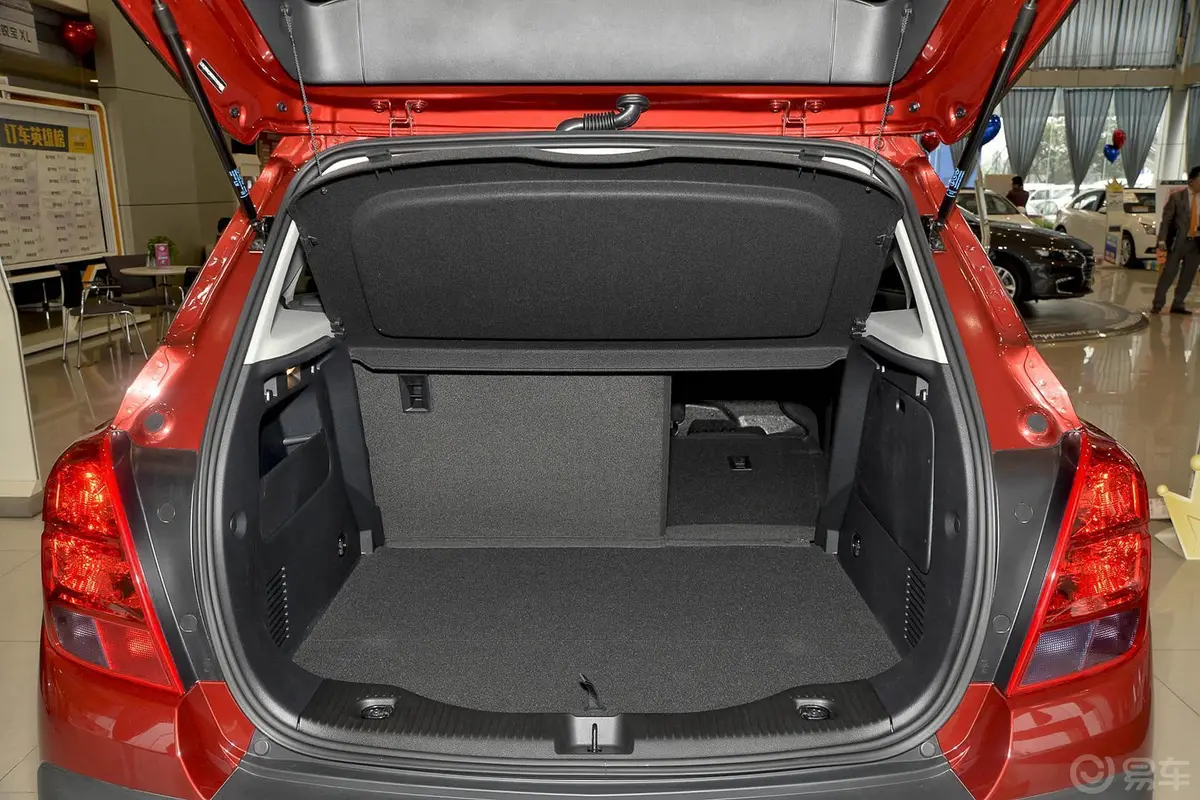 创酷1.4T 自动 舒适型天窗版行李箱空间
