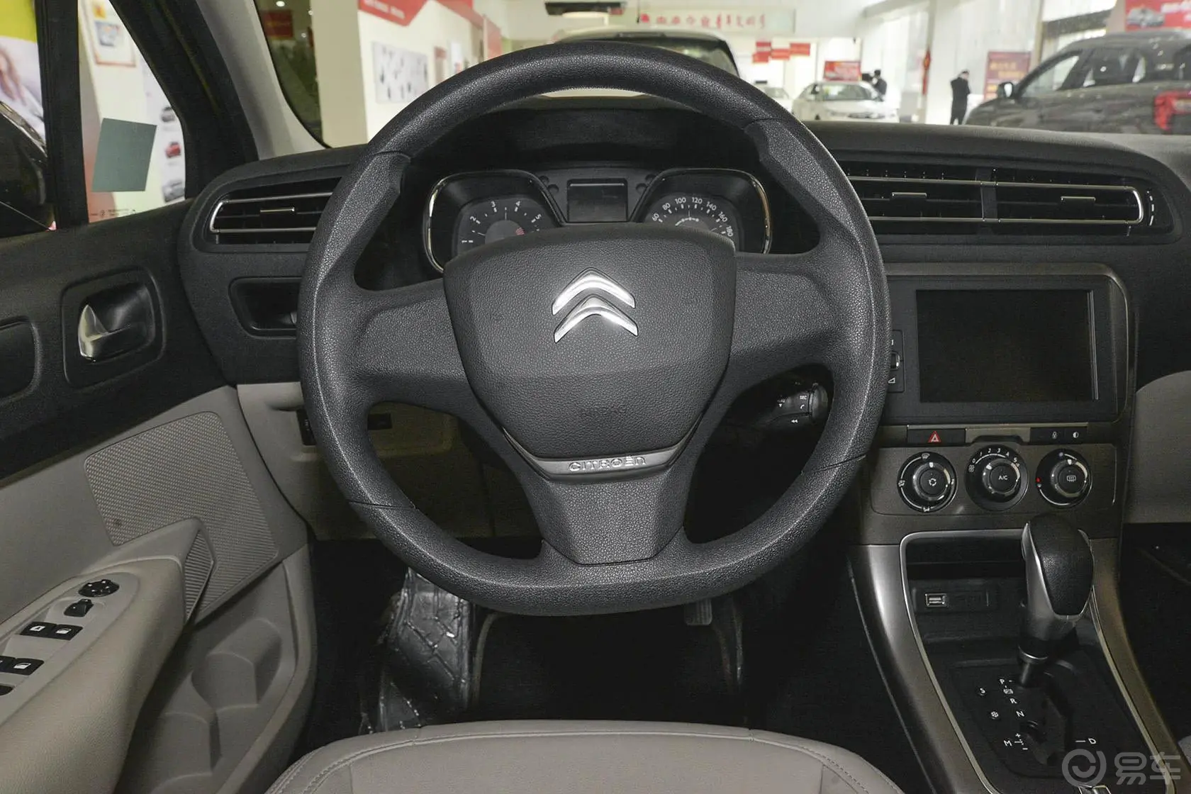C4世嘉1.6L 自动 舒适版驾驶位区域