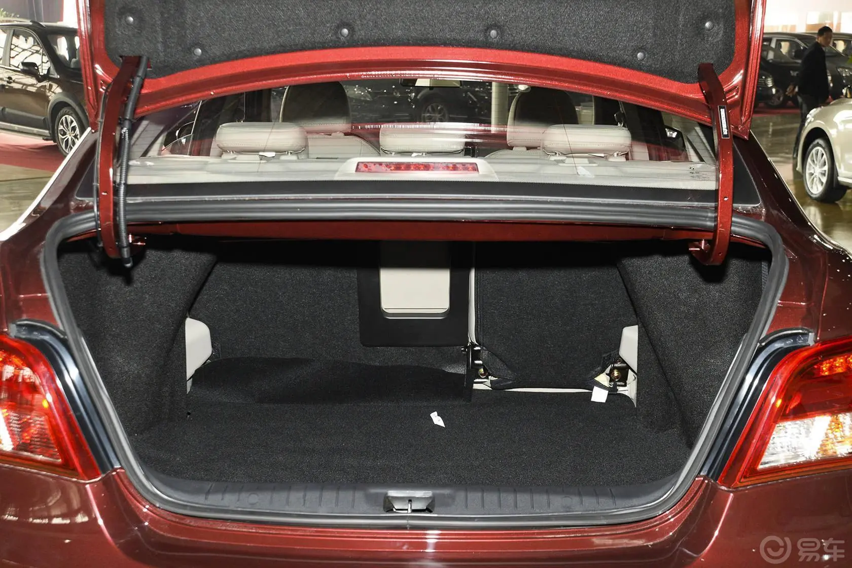 景逸S501.6L CVT 尊享型行李箱空间
