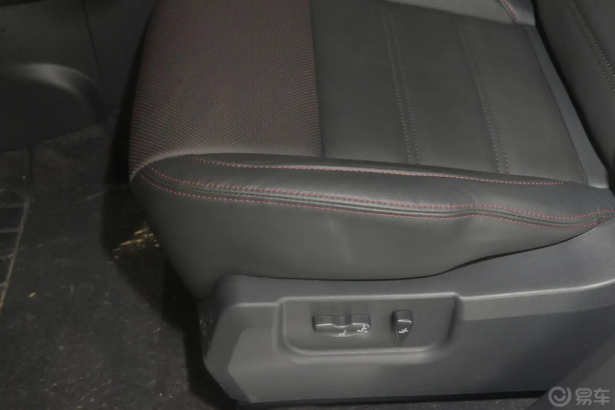 科雷傲(进口)2.5L 四驱 舒适运动版座椅调节键
